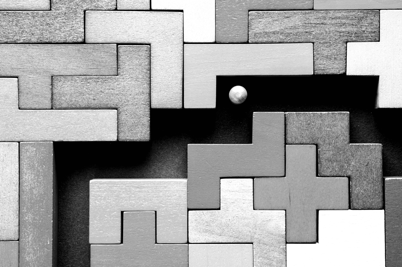 A ball moving through a maze of blocks